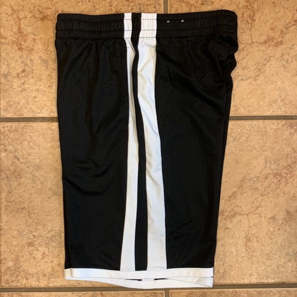 Boys Tek Gear Basketball Short Size Large - Picture 4 of 4